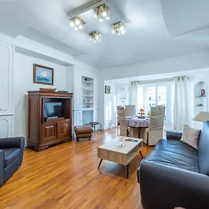 Apartment The Queen